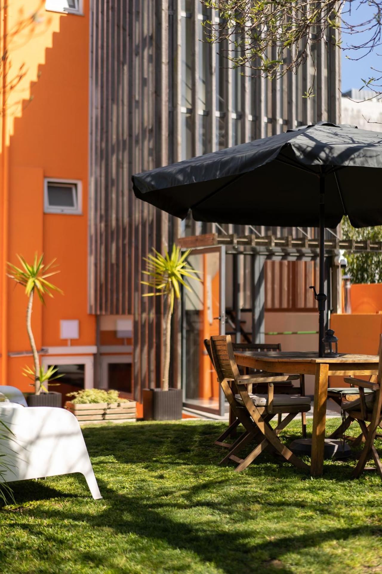 Peach Hostel & Suites Porto Exterior photo