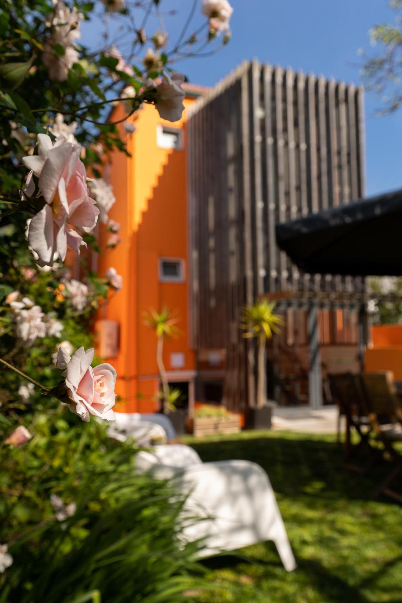 Peach Hostel & Suites Porto Exterior photo